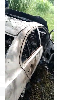 carro carbonizado