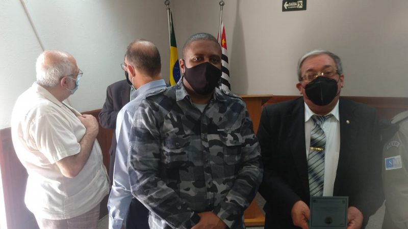 Diretor Shelley reencontra Coronel Bueno que foi um dos seus primeiros instrutores no curso de chefia
