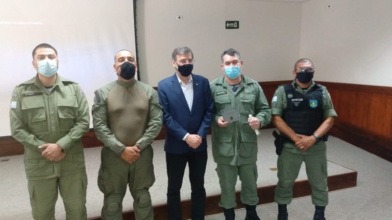 Coronel Restivo ao centro juntamente com alguns AEVPs instrutores da EAP 